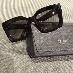 Celine CL40130I Polarized Sunglasses – Black Oversized Square w/ Case